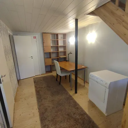Kuberi Airport Apartmán